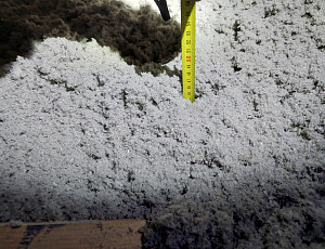 Zateplení stropu rodinného domu pomocí foukané izolace